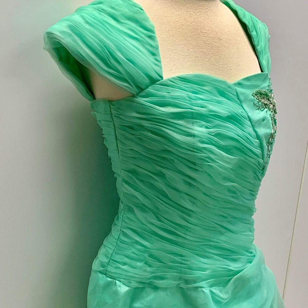 Mint Green Sweetheart Neckline Pleated Top Dress
